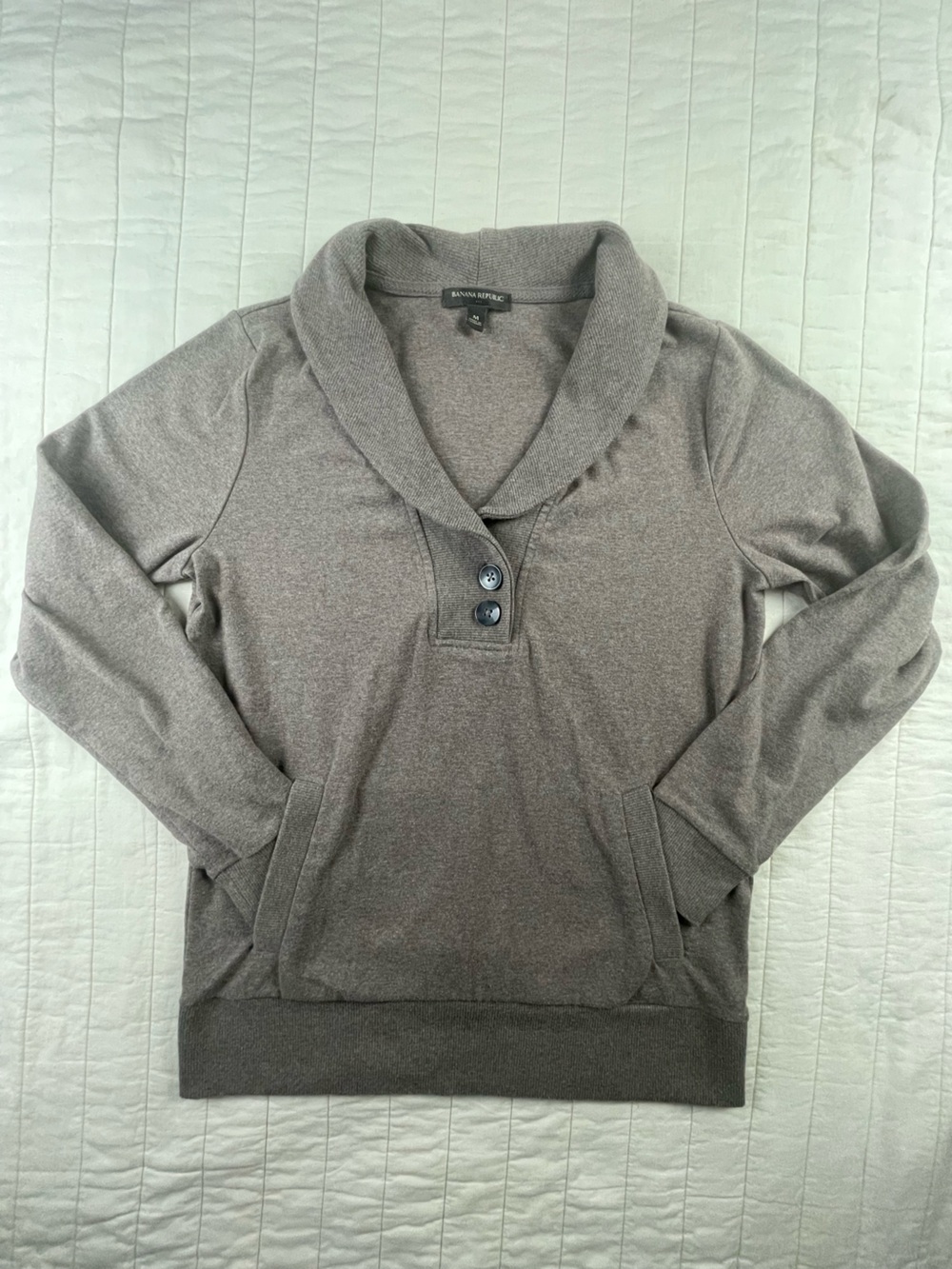 Banana Republic women’s Shawl Collar Button Pullover  Tan/Taupe Medium